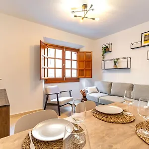 apt-charming-2-bedroom-at-san-marcos-plaza-by-oui-sevilla.es-andalucia.com/